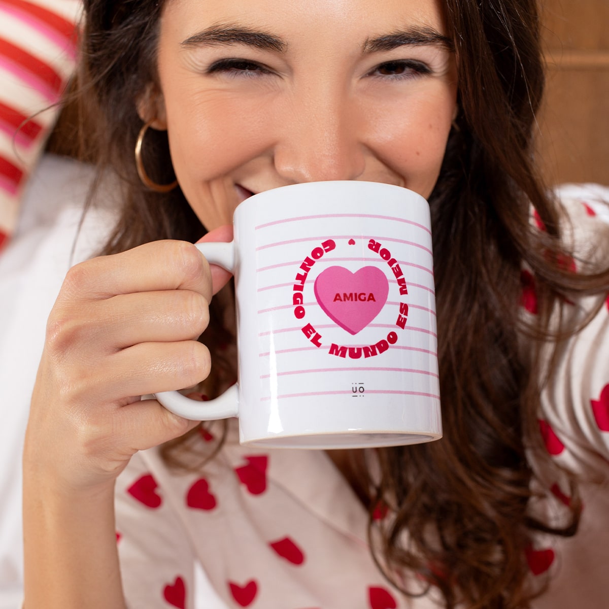 Kit Taza + Calcetines "Amiga contigo el mundo es mejor"