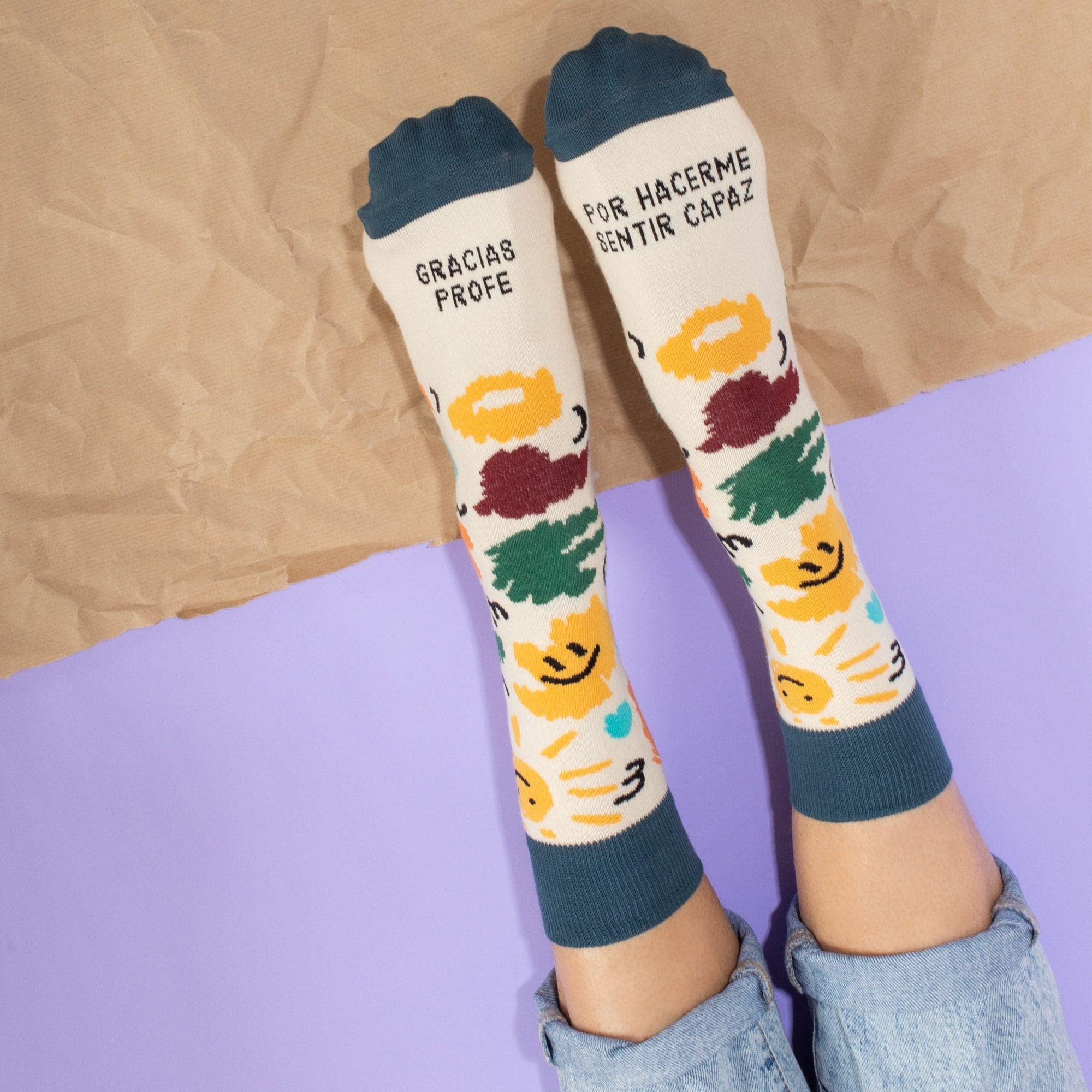 Kit Taza + calcetines "Gracias profe, por hacerme sentir capaz"