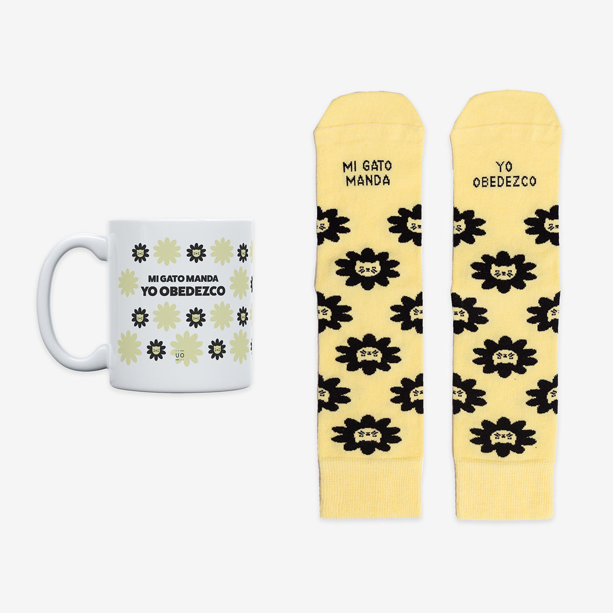 Kit Taza + Calcetines "Mi gato manda, yo obedezco"