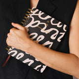 Agenda Anual 2026 "Noir" Semana Vista