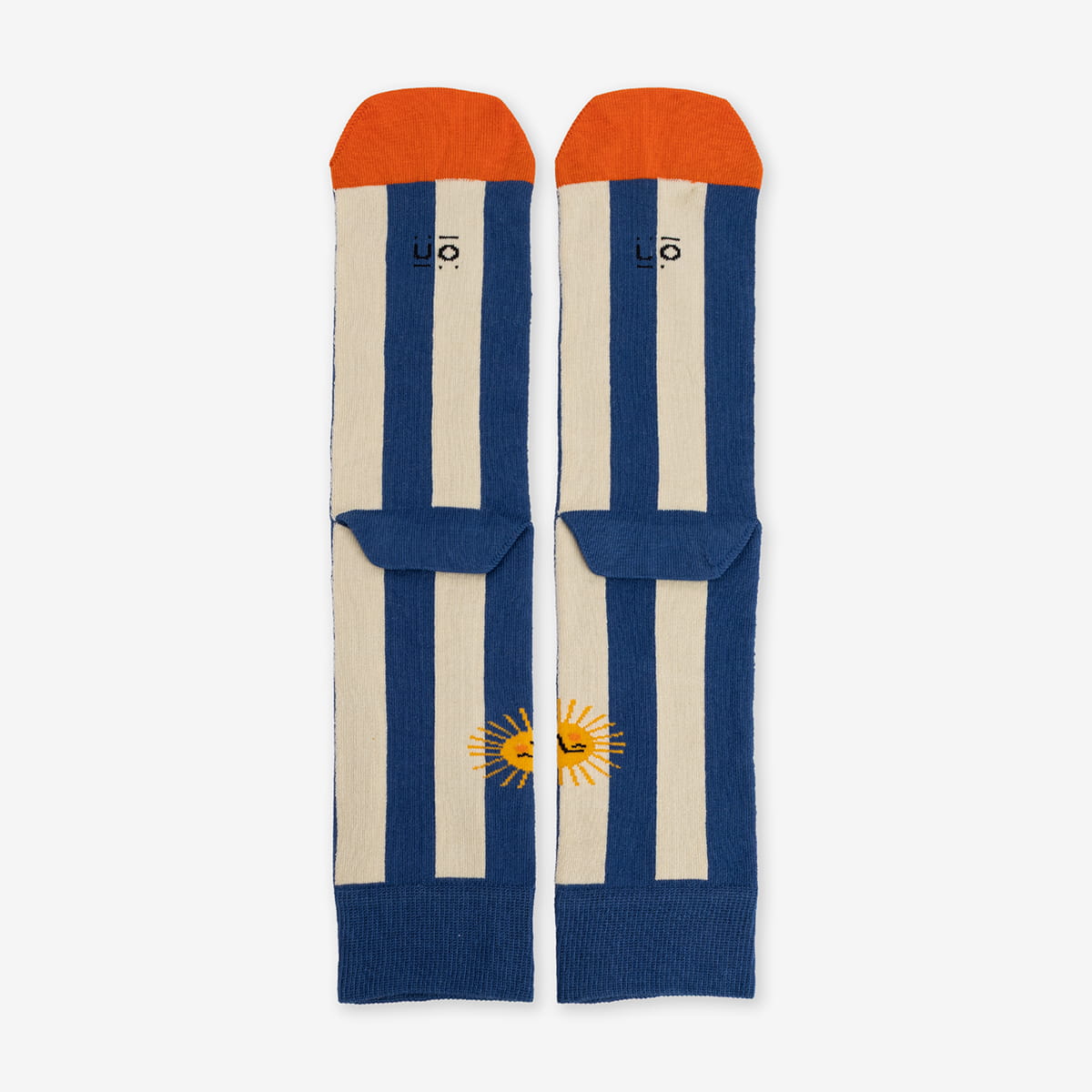Kit Taza + Calcetines "Necesito vacaciones"