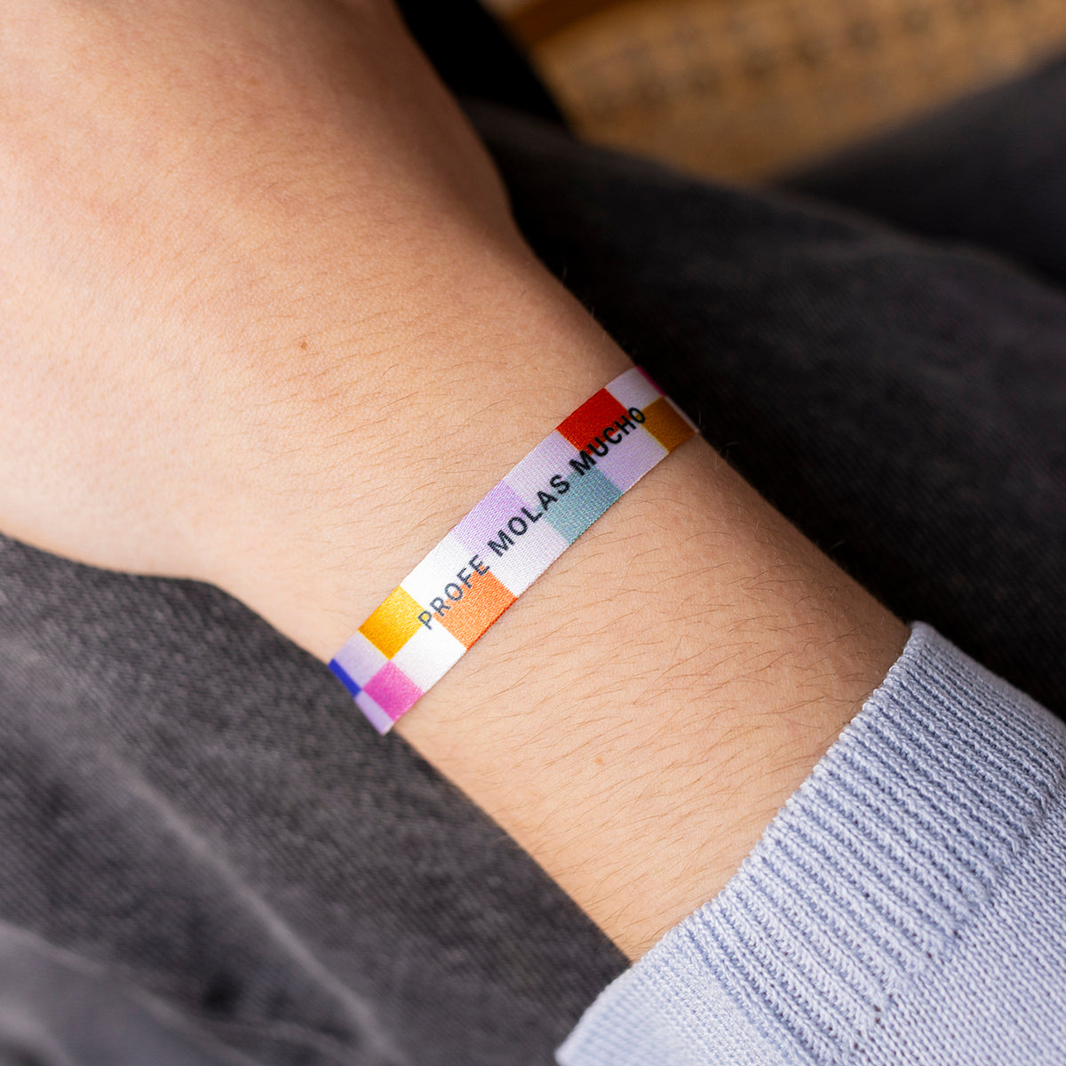 Pulsera de tela "Profe molas mucho"