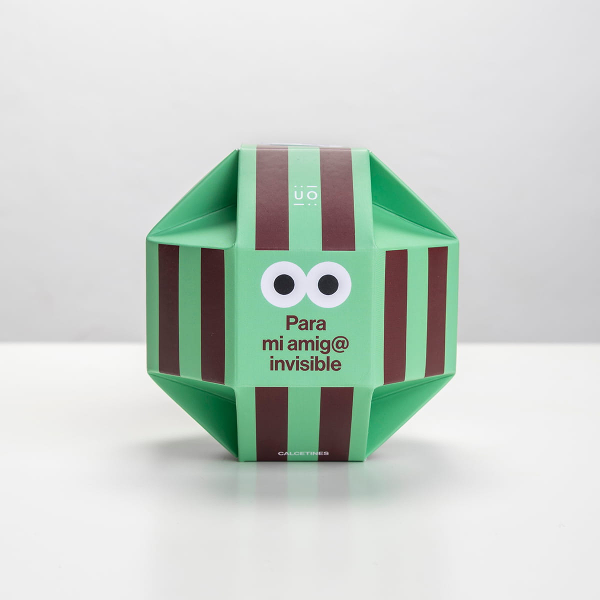 Calcetines Edición Bola Amigo Invisible "Me falta café, me sobra trabajo"