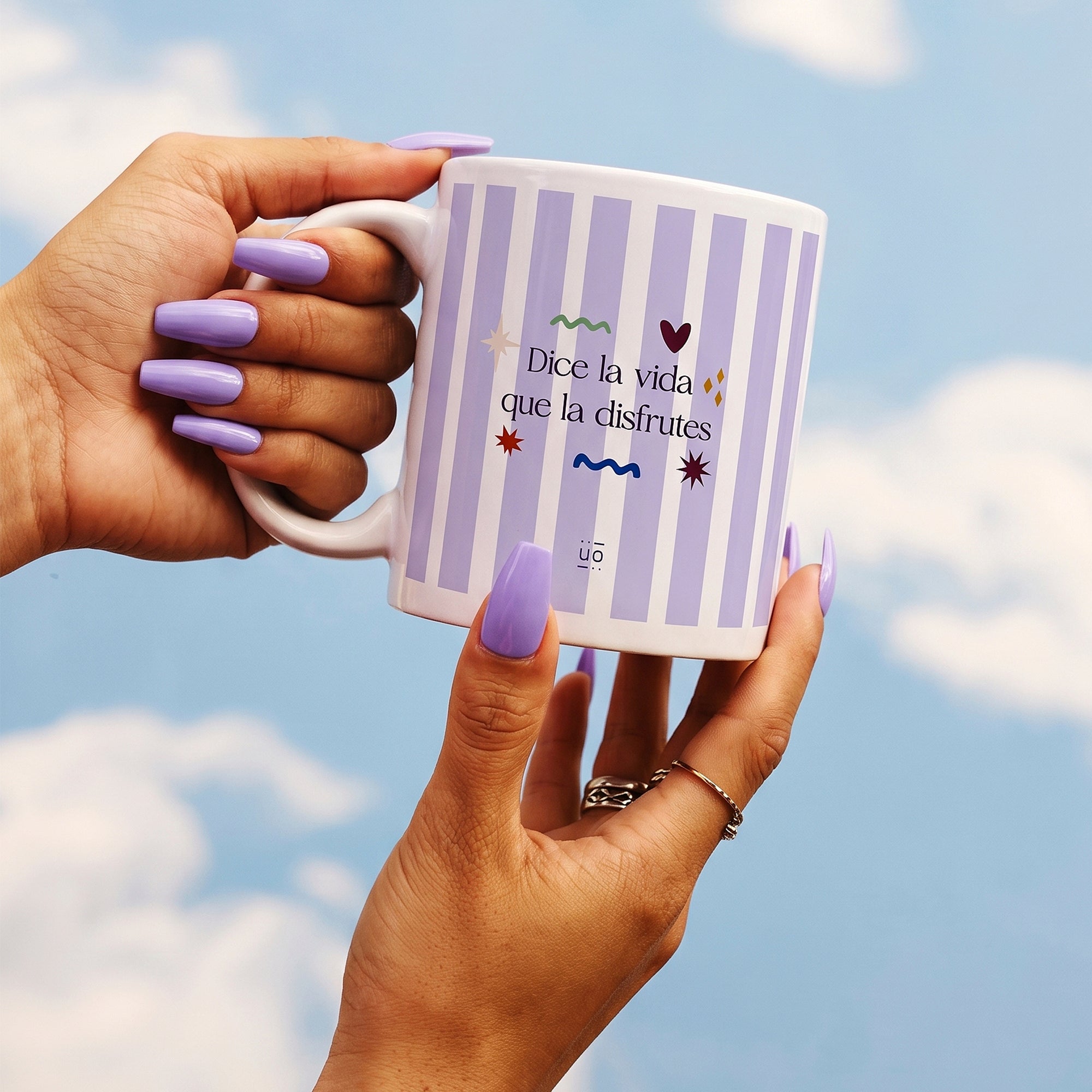 Kit Taza + Calcetines "Dice la vida, que la disfrutes"