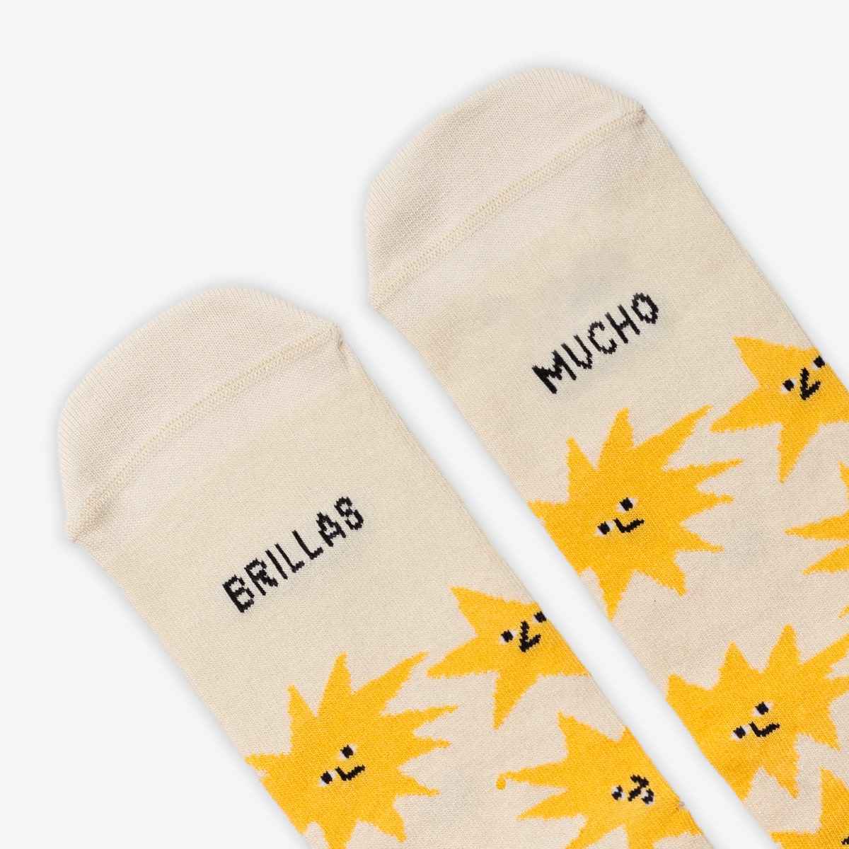 Kit Taza + Calcetines "Brillas mucho"